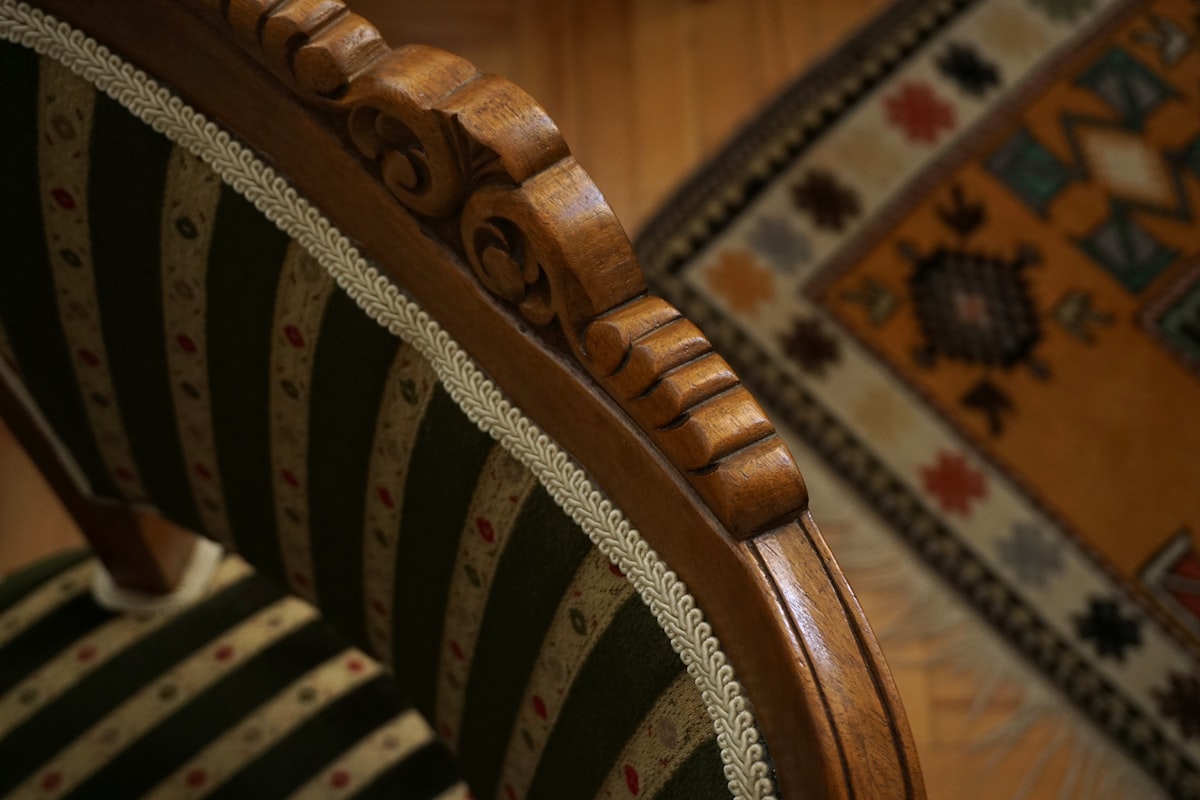 Reparación de silla de madera